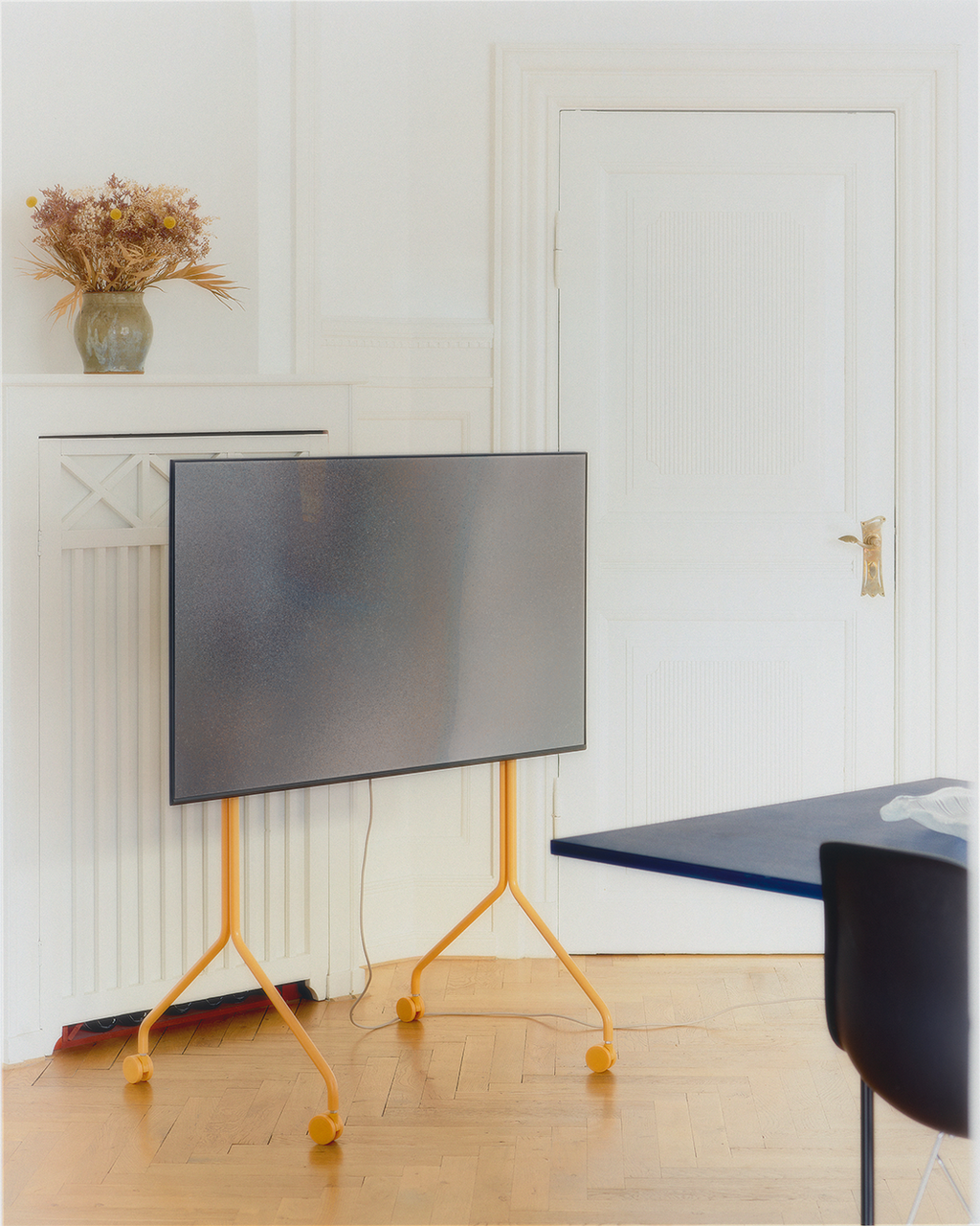 Pedestal Moon Rollin' Tall Stands W/ Wheels 017 Apricot