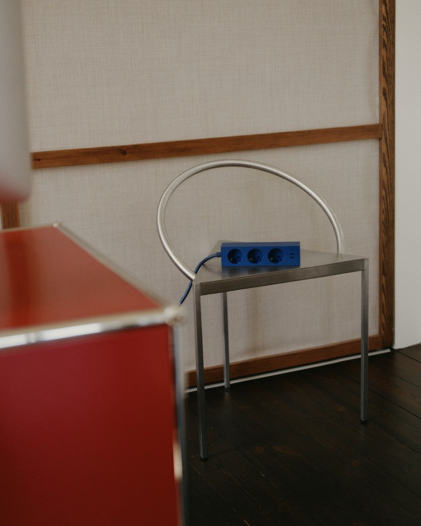 Pedestal Power Bar - USB-C - 2-Meter Power Bar 006 Ultra Marine